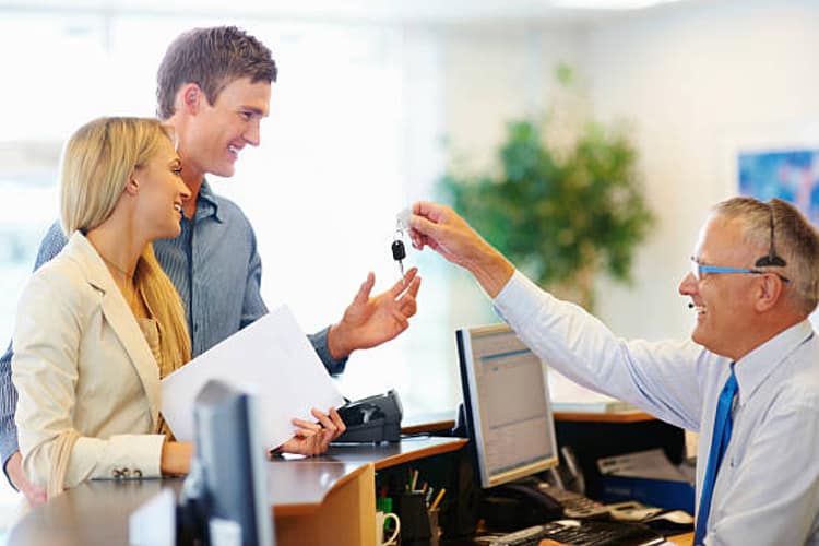 Comment éviter les arnaques et mauvaises surprises lors de la location de voiture à Fès