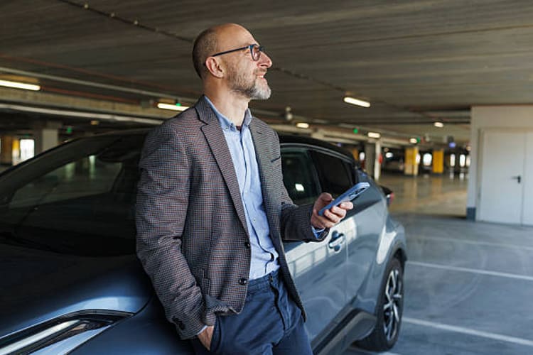 Les voitures hybrides : avantages et astuces pour voyager au Maroc