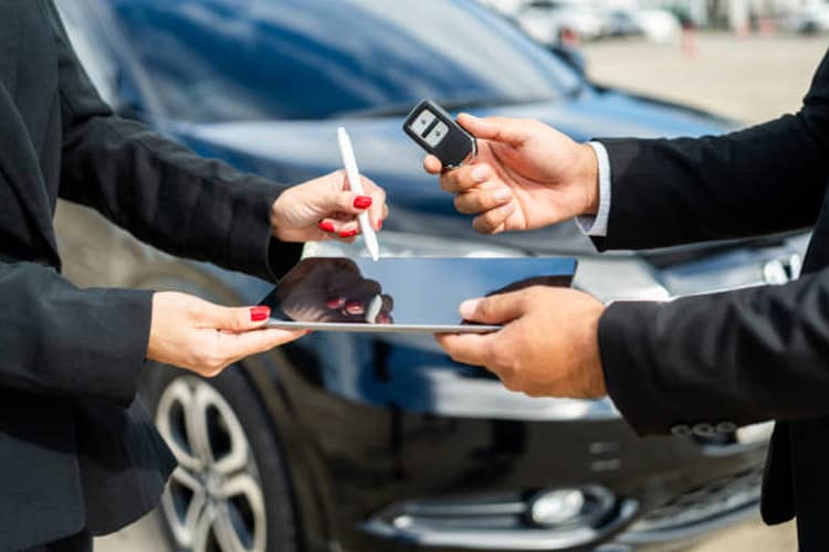 Comment bien choisir son véhicule de location à Fès : guide complet